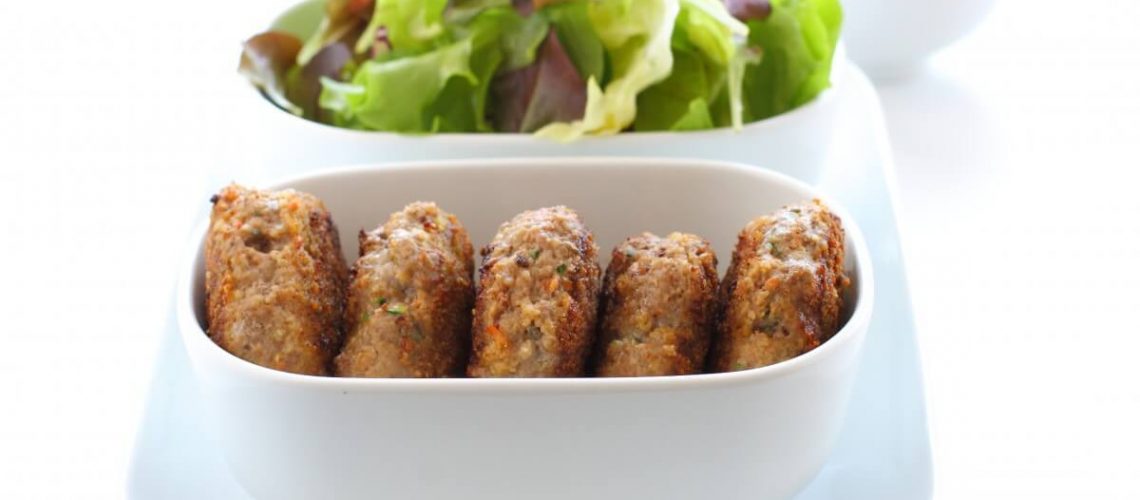 קציצות עוף אפויות עם קינואה וירקות